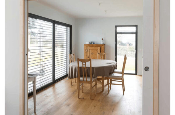 Baie vitrée aluminium avec brise-soleil – Image 6